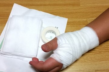 西拳を傷める